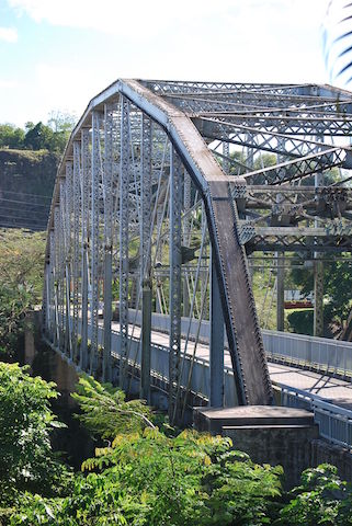 1024px-Historic_Bridge_in_Trujillo_Alto