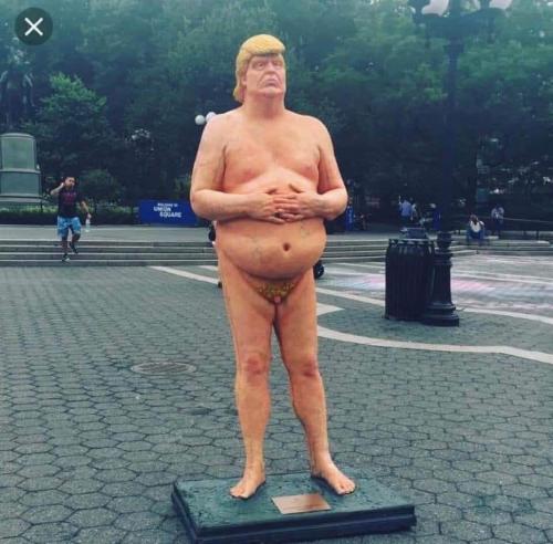 La estatua de Donald Trump en San Juan
