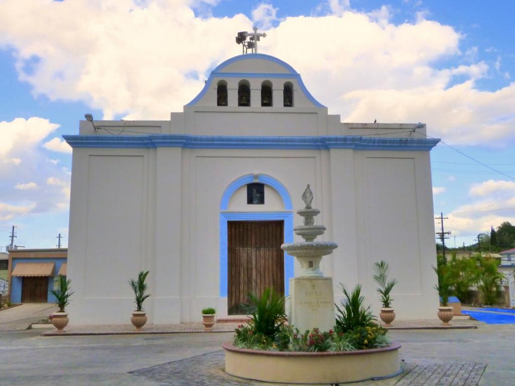 Iglesia_de_la_Inmaculada_Concepcion_-_Vega_Alta_Puerto_Rico